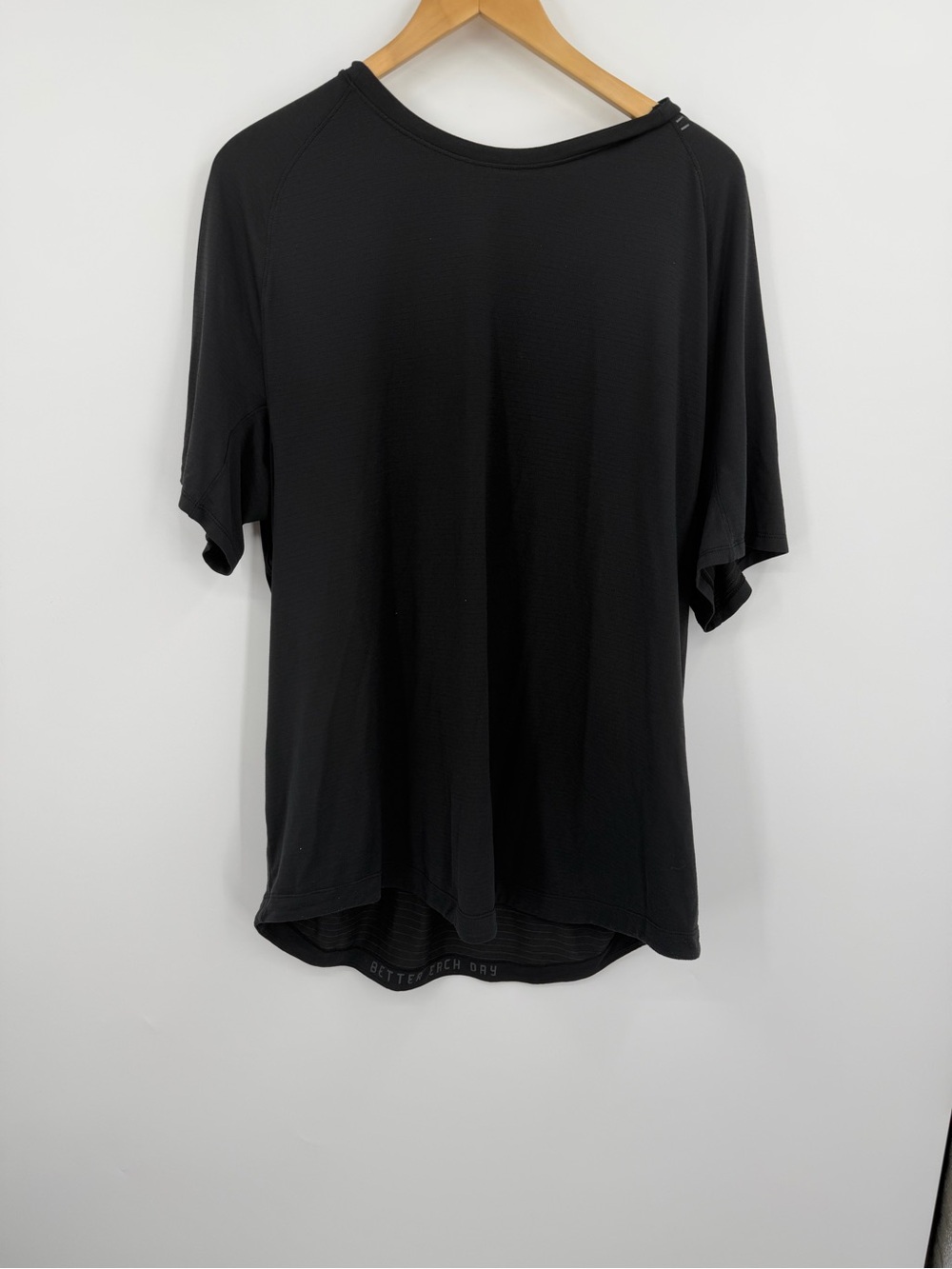 Lululemon Men’s Black Swiftly Tech Short Sleeve Crew Shirt GUC No Size Tag XXL